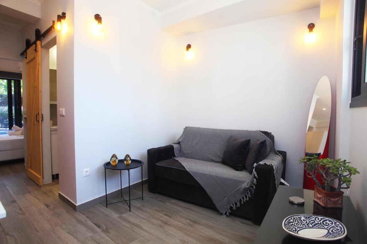 Intown Suite Lefkada City ภายนอก รูปภาพ