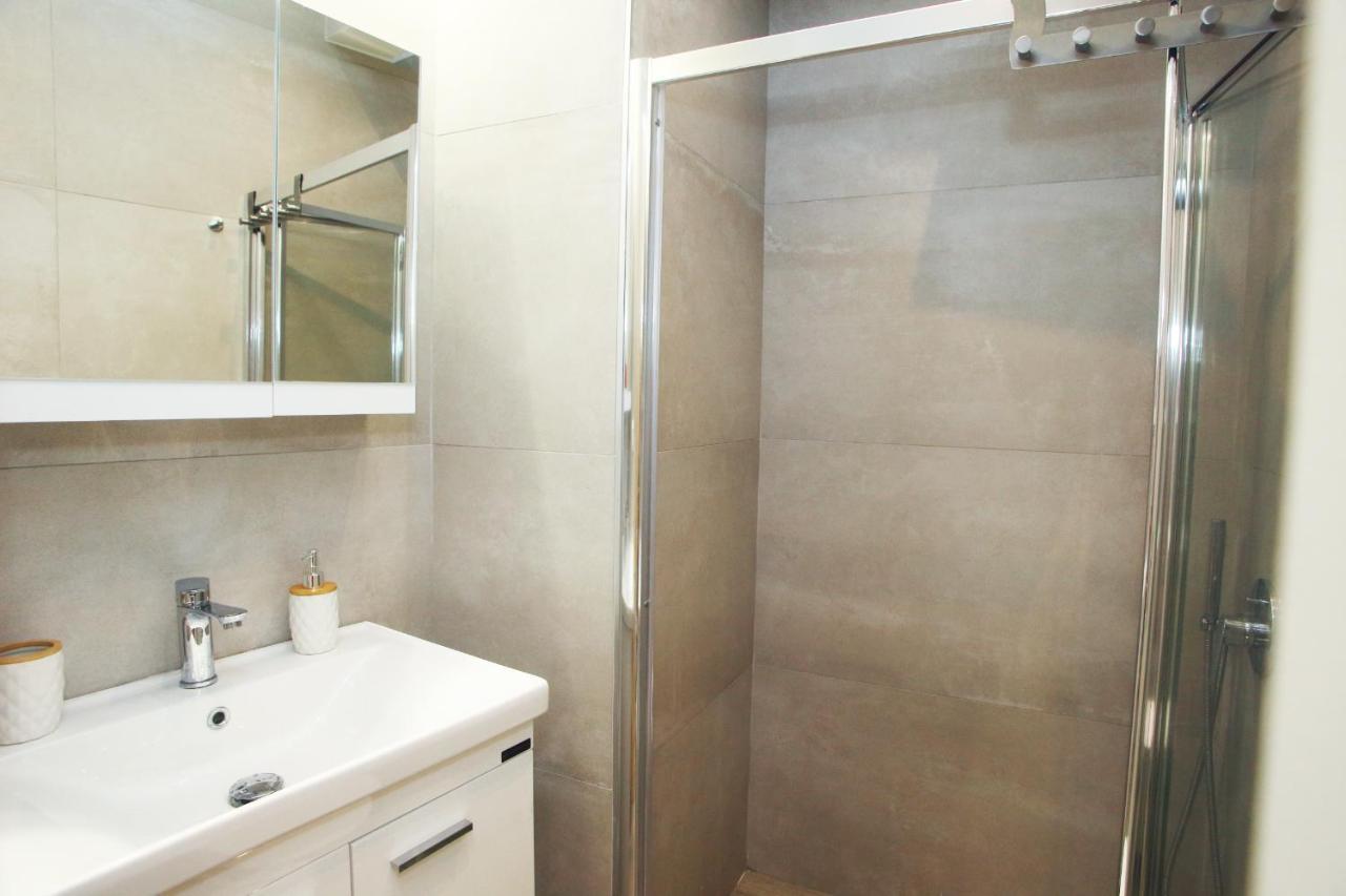Intown Suite Lefkada City ภายนอก รูปภาพ