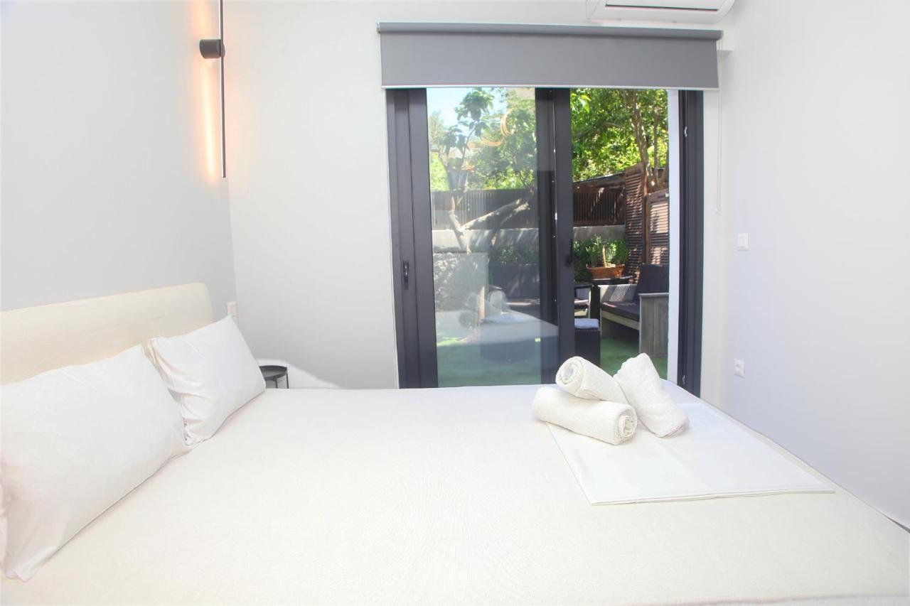 Intown Suite Lefkada City ภายนอก รูปภาพ